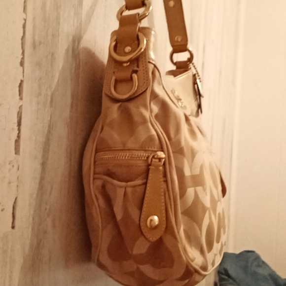 NEW Coach Op Art Shoulder Bag - Picture 9 of 11